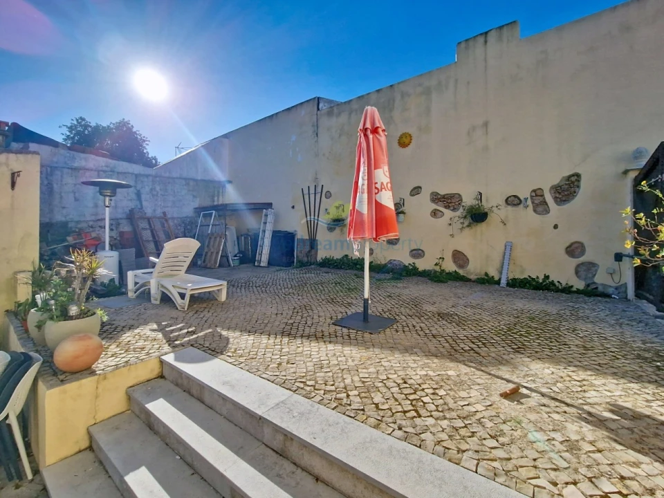 Moradia T2 para Venda em Salir Foto 17