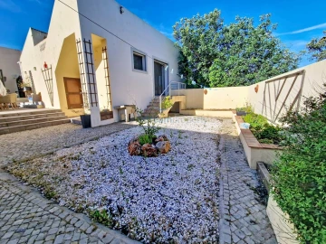 Moradia T2 para Venda em Salir