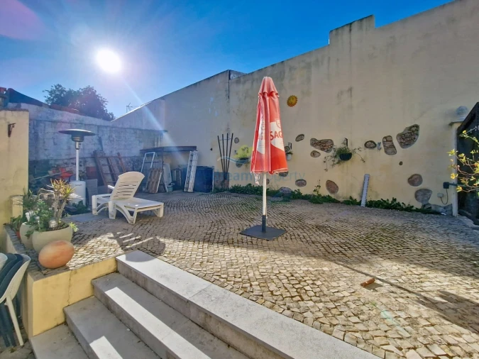 Moradia T2 para Venda em Salir Foto 17