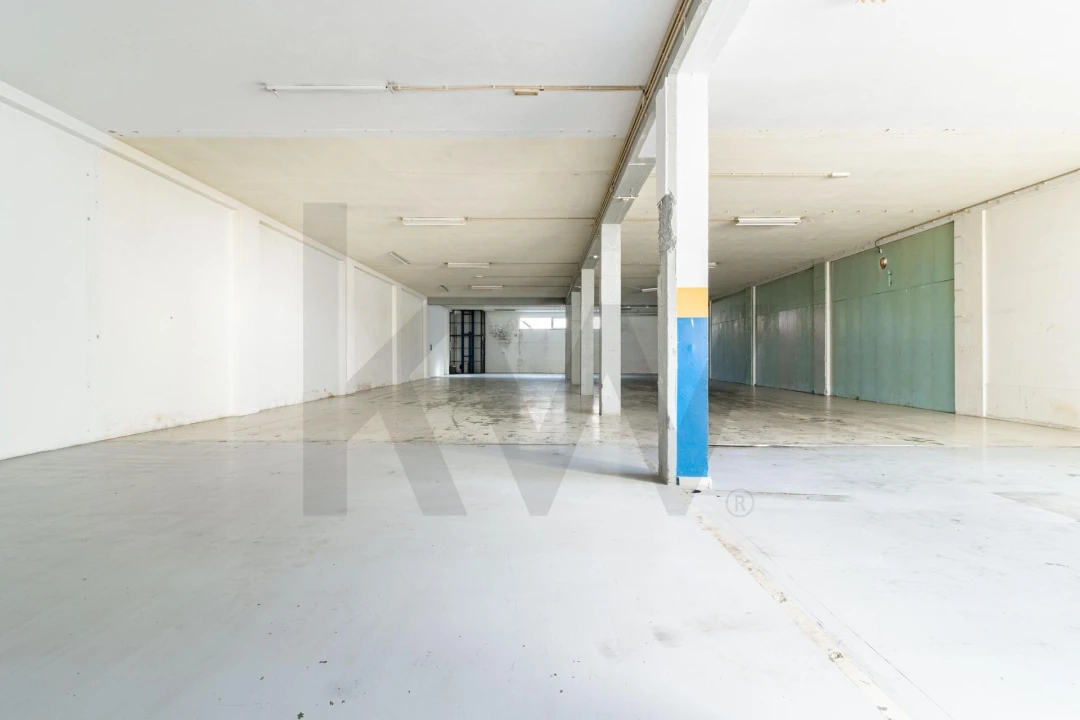 Armazém para Venda em São João da Madeira Foto 31