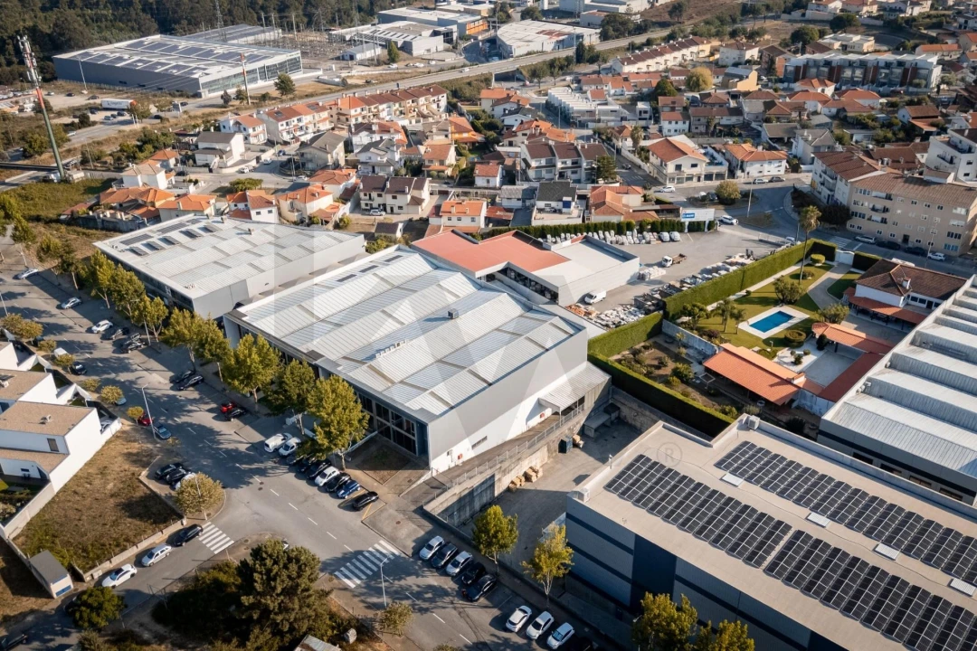 Armazém para Venda em São João da Madeira Foto 4