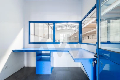 Armazém para Venda em São João da Madeira