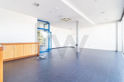 Armazém para Venda em São João da Madeira