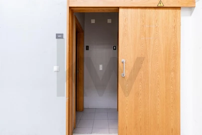 Armazém para Venda em São João da Madeira