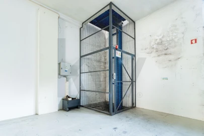 Armazém para Venda em São João da Madeira