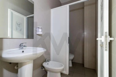 Armazém para Venda em São João da Madeira