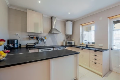 Moradia T2 para Venda em A dos Negros