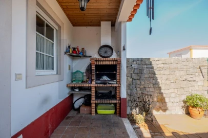 Moradia T2 para Venda em A dos Negros