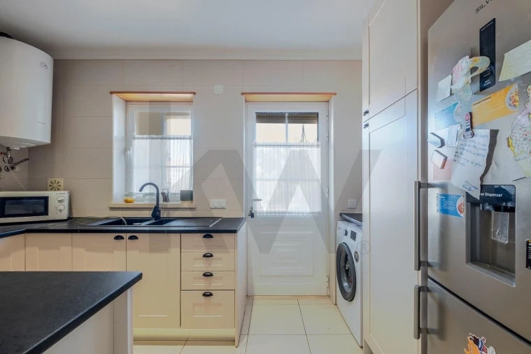 Moradia T2 para Venda em A dos Negros Foto 9