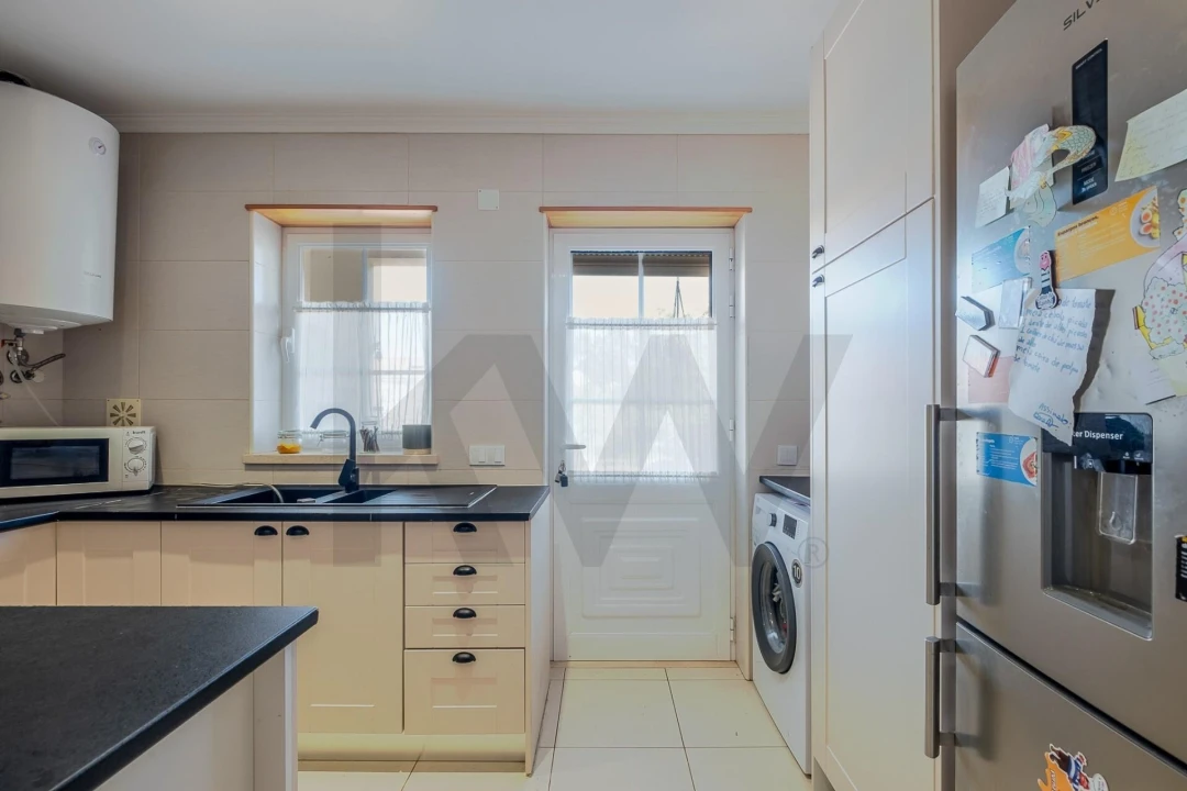 Moradia T2 para Venda em A dos Negros Foto 9