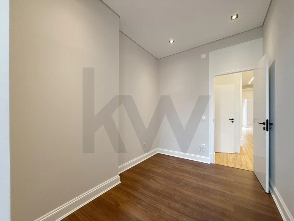 Apartamento T3 para Venda em Areeiro Foto 28