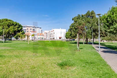 Apartamento T3 para Venda em Carcavelos e Parede