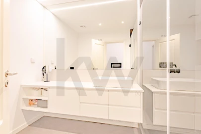 Apartamento T3 para Venda em Carcavelos e Parede