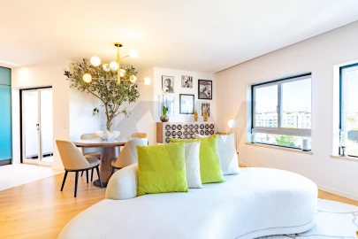 Apartamento T3 para Venda em Carcavelos e Parede