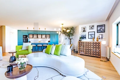 Apartamento T3 para Venda em Carcavelos e Parede