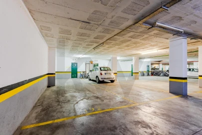 Apartamento T3 para Venda em Carcavelos e Parede