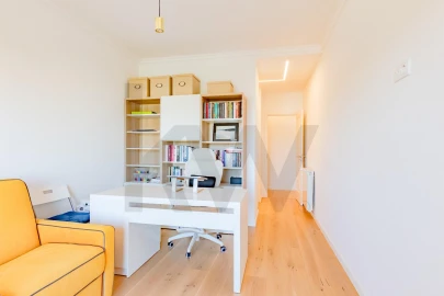 Apartamento T3 para Venda em Carcavelos e Parede