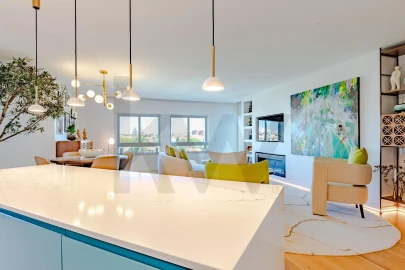 Apartamento T3 para Venda em Carcavelos e Parede