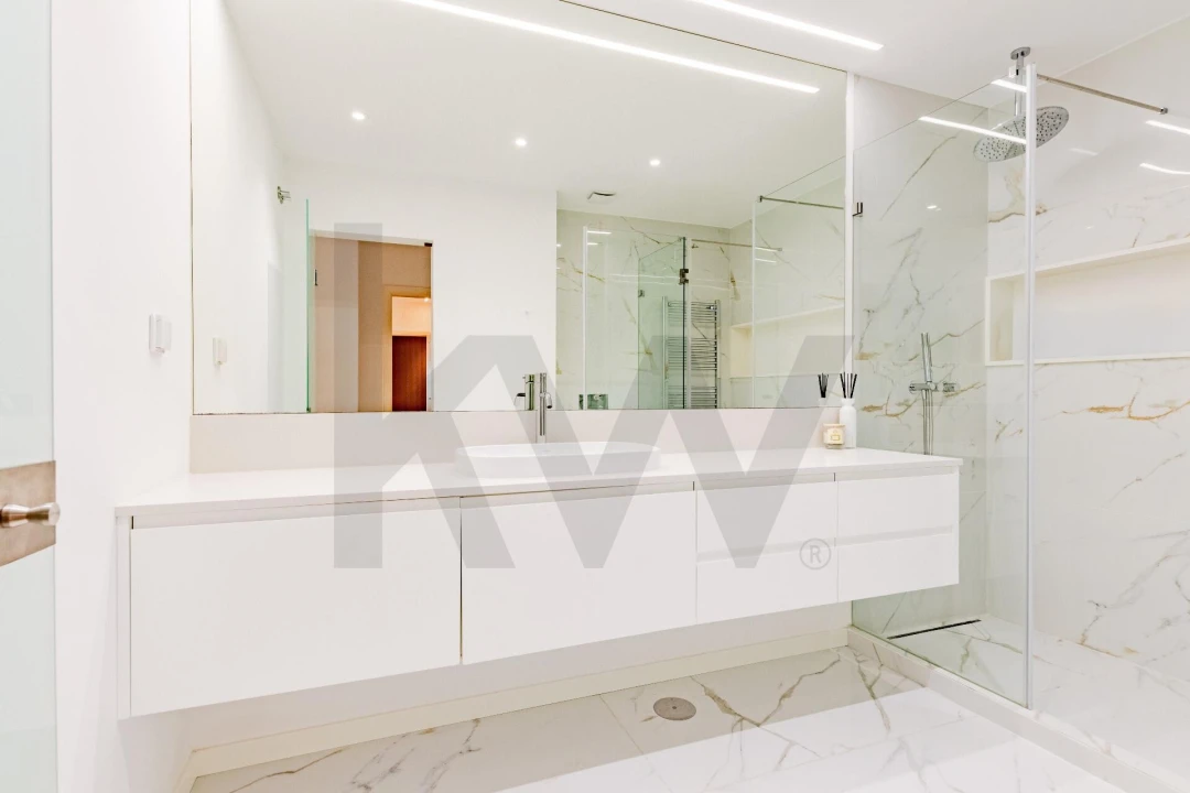 Apartamento T3 para Venda em Carcavelos e Parede Foto 35