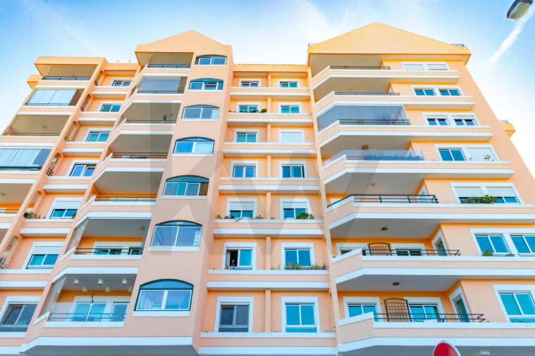 Apartamento T3 para Venda em Carcavelos e Parede Foto 42