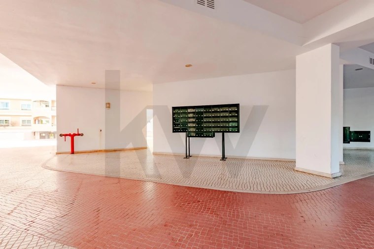 Apartamento T3 para Venda em Carcavelos e Parede Foto 36
