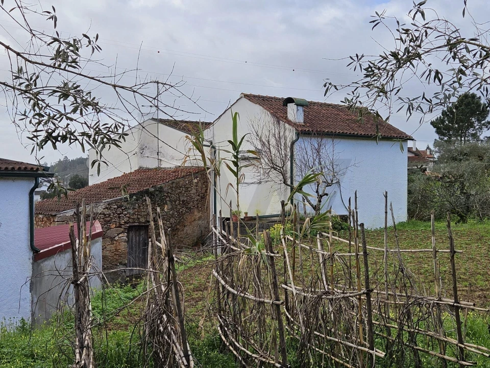 Moradia T3 para Venda em Brasfemes Foto 4
