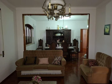 Moradia T4 para Venda em Vale de Cavalos