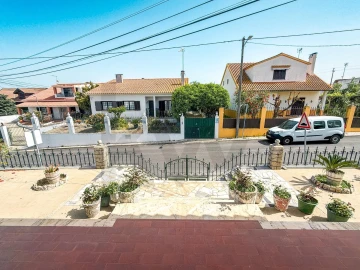 Moradia T4 para Venda em Vale de Cavalos