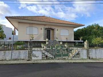 Moradia T4 para Venda em Vale de Cavalos