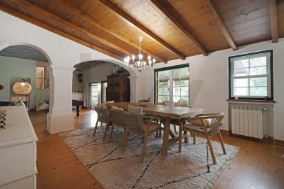 Moradia T4 para Venda em Santo Estêvão