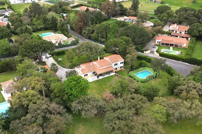 Moradia T4 para Venda em Santo Estêvão