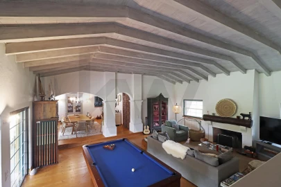 Moradia T4 para Venda em Santo Estêvão