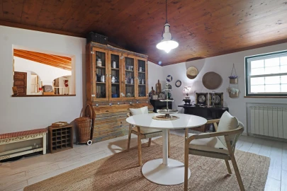 Moradia T4 para Venda em Santo Estêvão