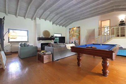 Moradia T4 para Venda em Santo Estêvão