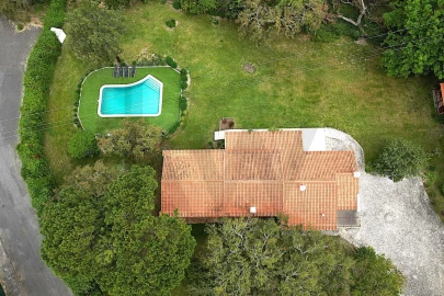 Moradia T4 para Venda em Santo Estêvão