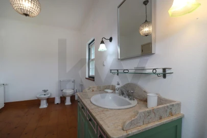 Moradia T4 para Venda em Santo Estêvão