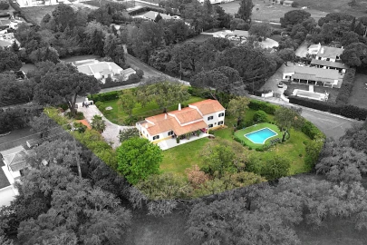 Moradia T4 para Venda em Santo Estêvão