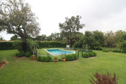 Moradia T4 para Venda em Santo Estêvão