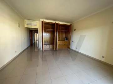 Apartamento T4 para Venda em Quarteira