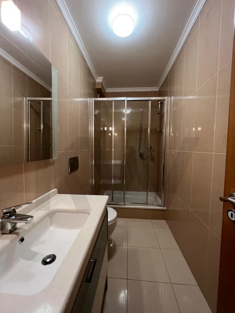 Apartamento T4 para Venda em Quarteira