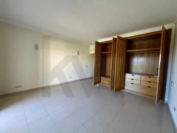 Apartamento T4 para Venda em Quarteira