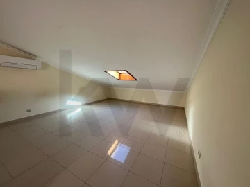 Apartamento T4 para Venda em Quarteira