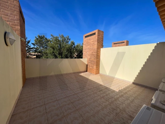 Apartamento T4 para Venda em Quarteira Foto 17