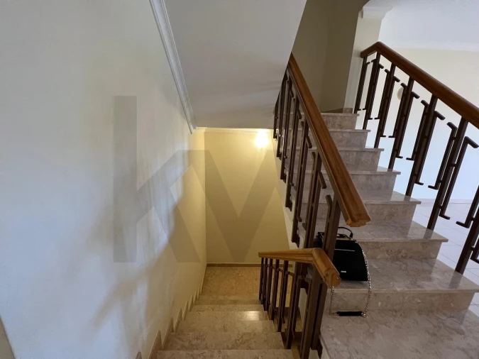 Apartamento T4 para Venda em Quarteira Foto 19