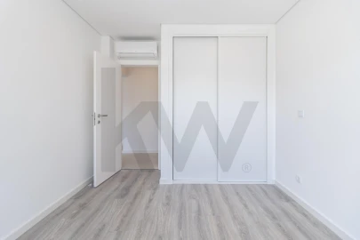 Apartamento T2 para Venda em Charneca de Caparica e Sobreda