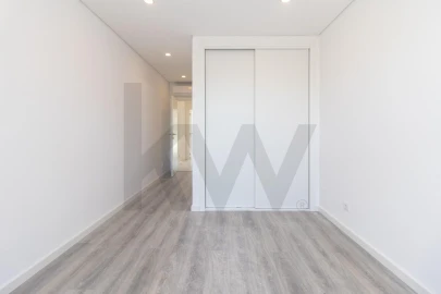 Apartamento T2 para Venda em Charneca de Caparica e Sobreda