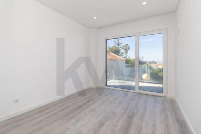 Apartamento T2 para Venda em Charneca de Caparica e Sobreda
