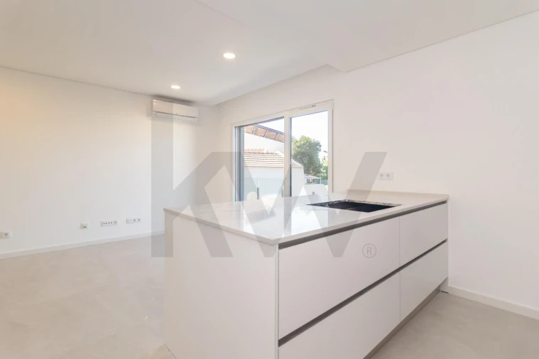 Apartamento T2 para Venda em Charneca de Caparica e Sobreda Foto 11