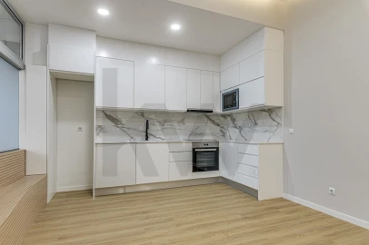 Apartamento T3 para Arrendamento em Benfica