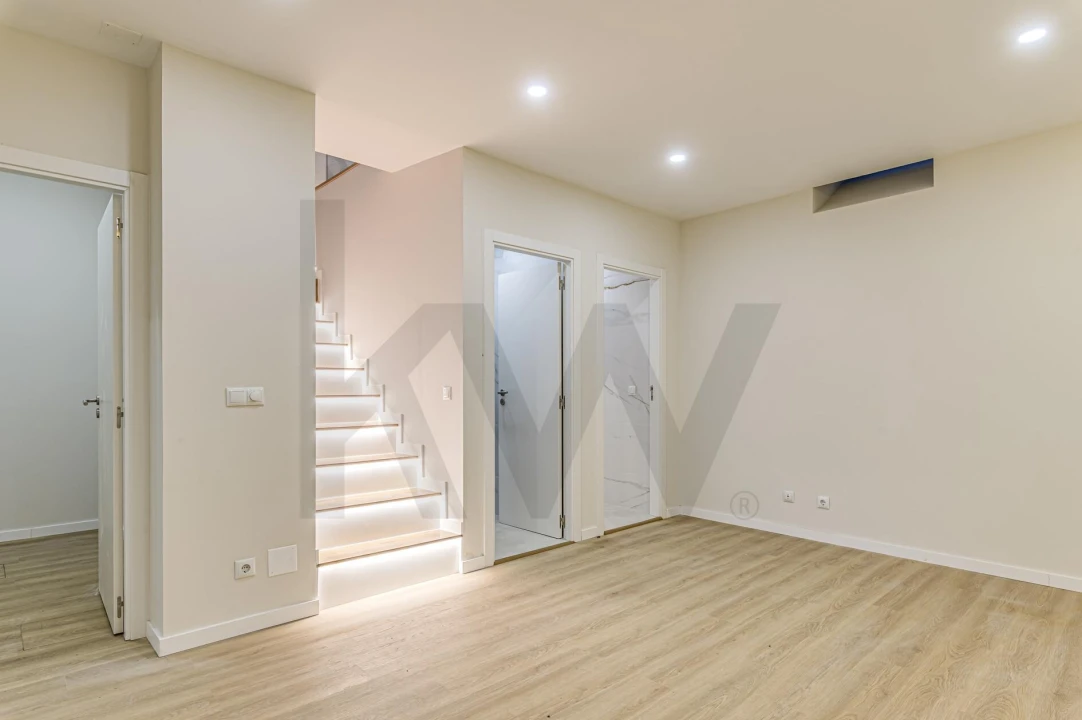 Apartamento T3 para Arrendamento em Benfica Foto 19